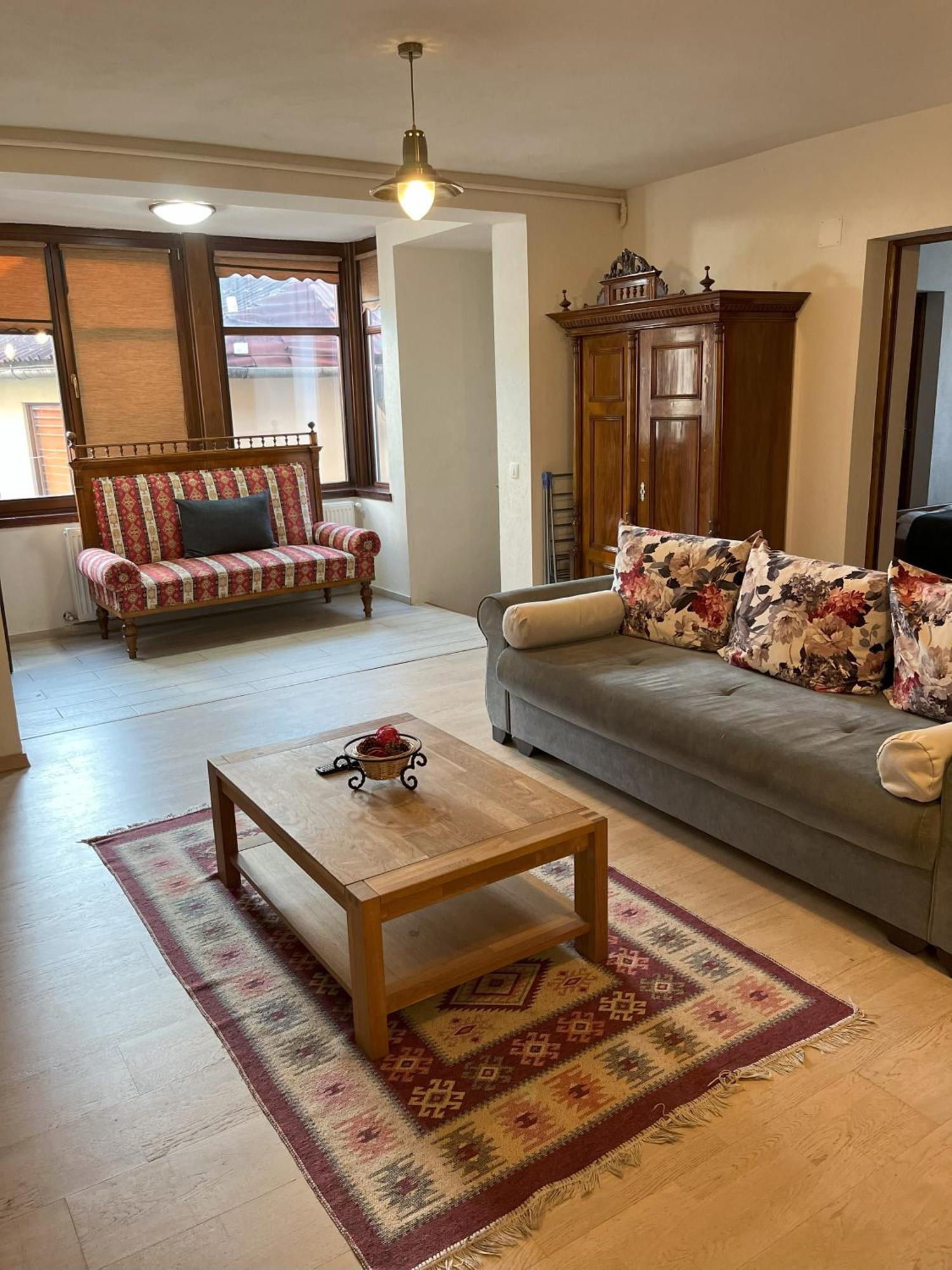 Cozy Apartment Brasov Bagian luar foto